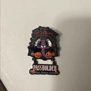 Disney Halloween Party Collectible Pin